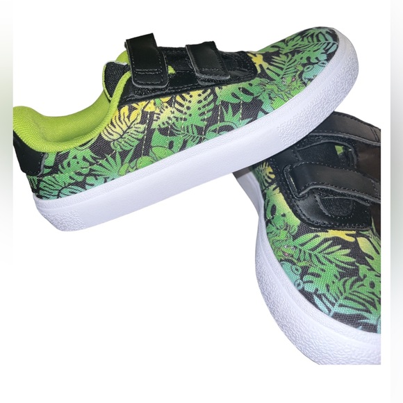 Kids Size 13 Disney Kermit the Frog Muppets x Adidas Vulc Raid3r. - Picture 4 of 7